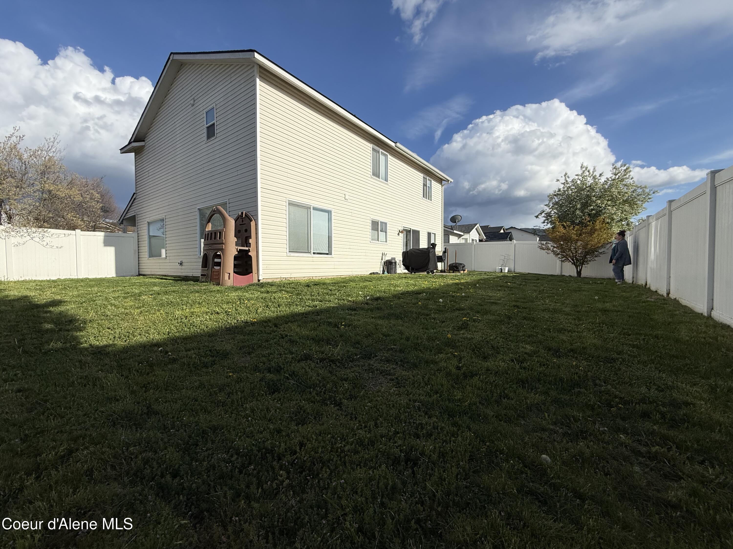 2675 W Beth LOOP