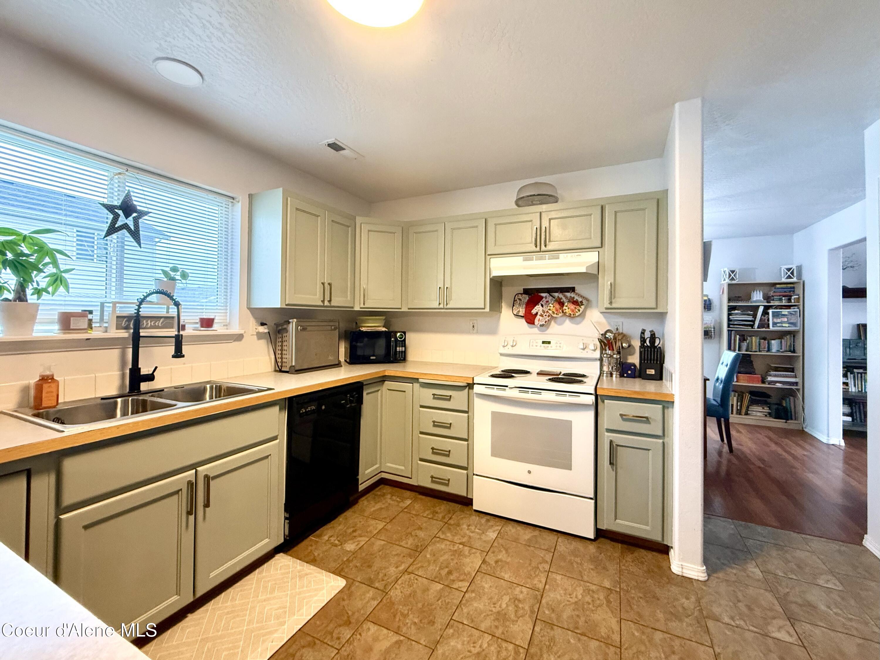 2675 W Beth LOOP
