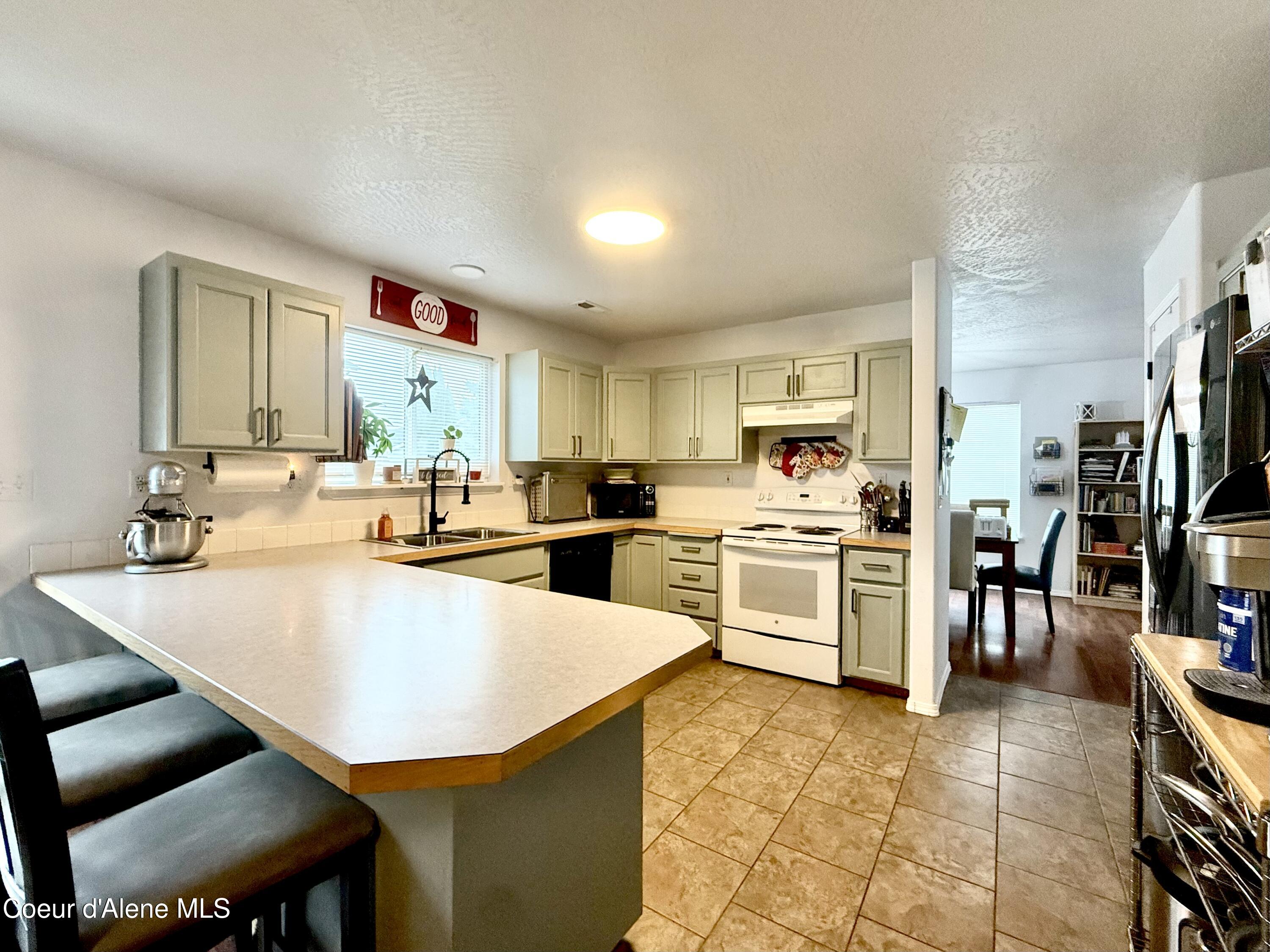 2675 W Beth LOOP