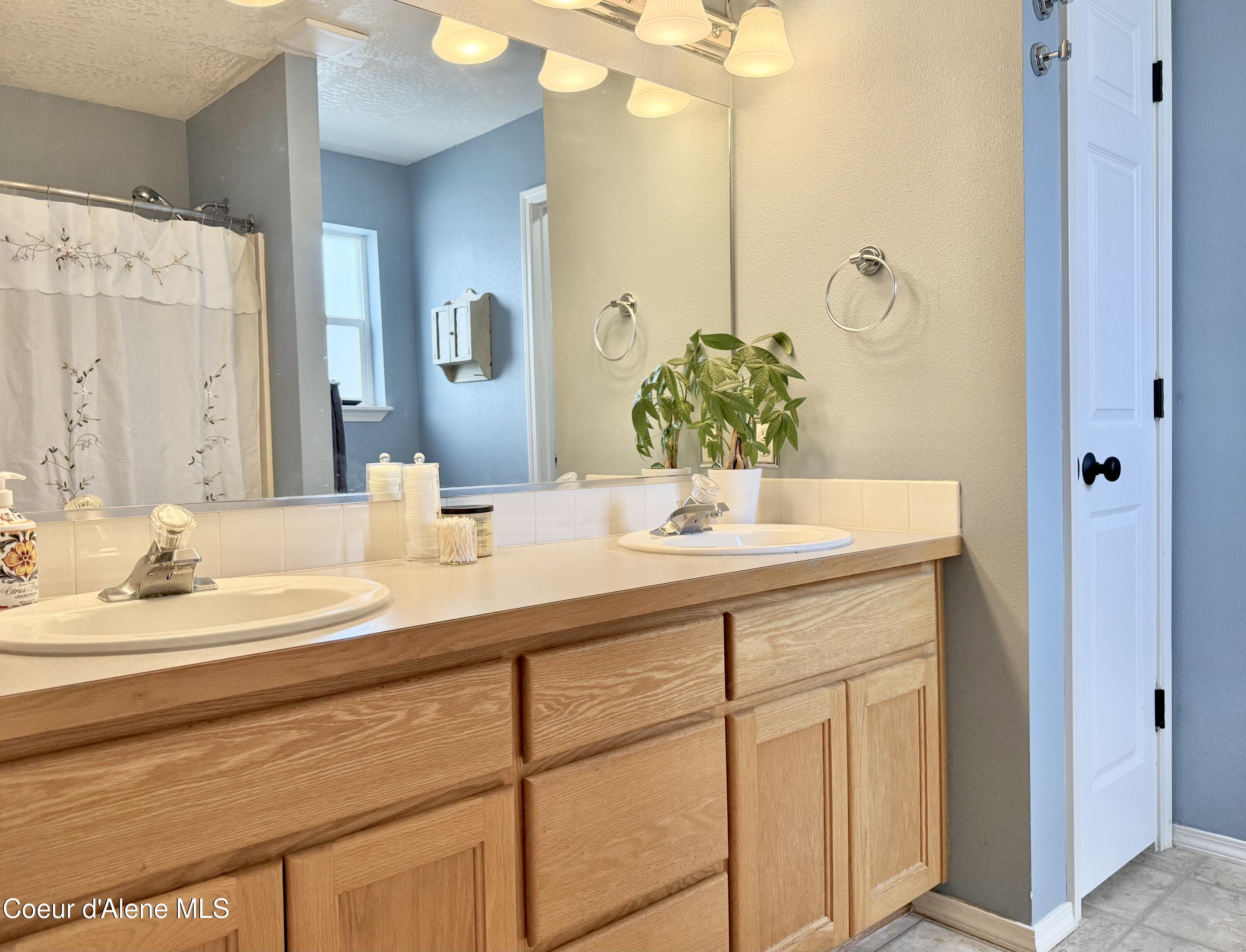 2675 W Beth LOOP