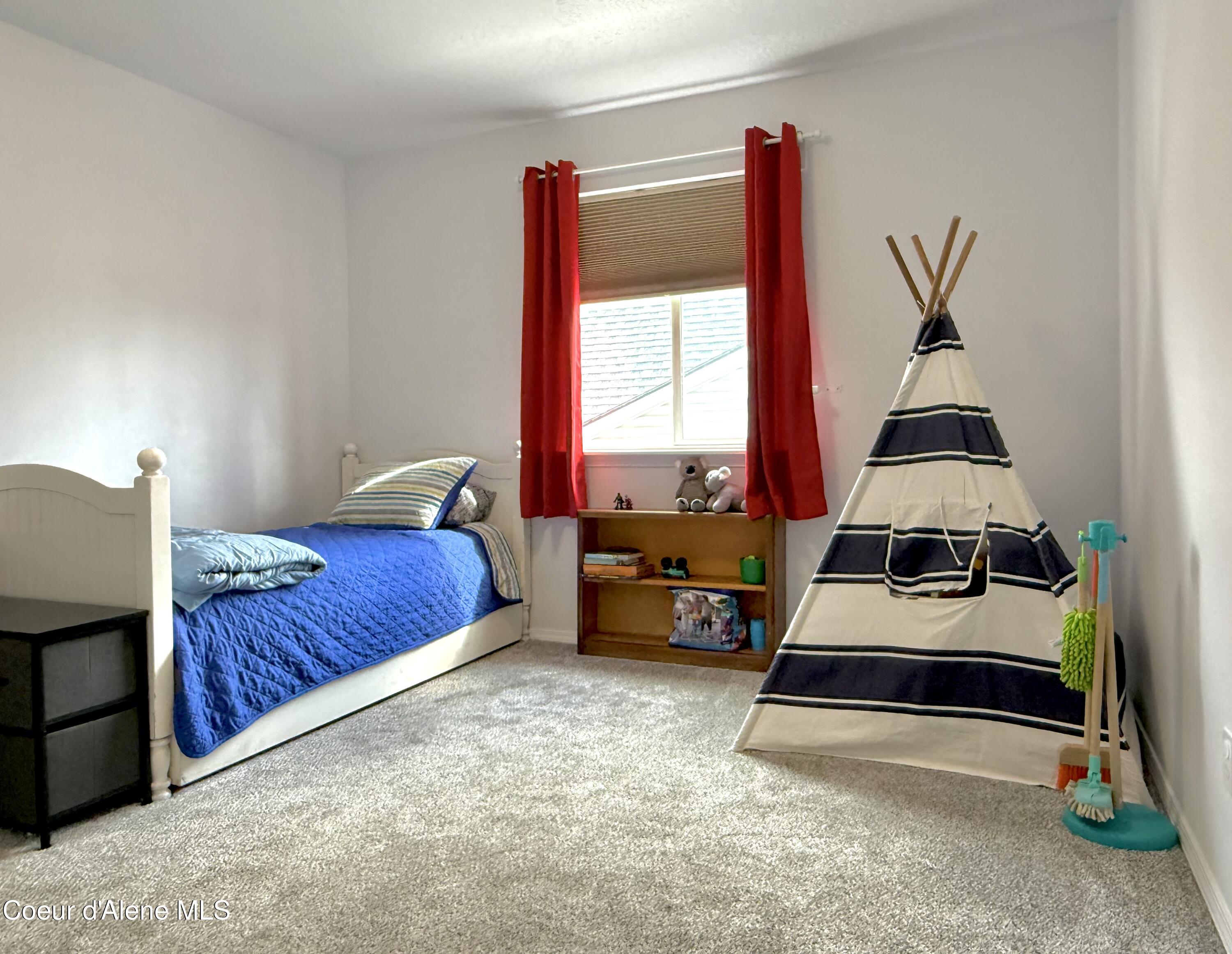 2675 W Beth LOOP