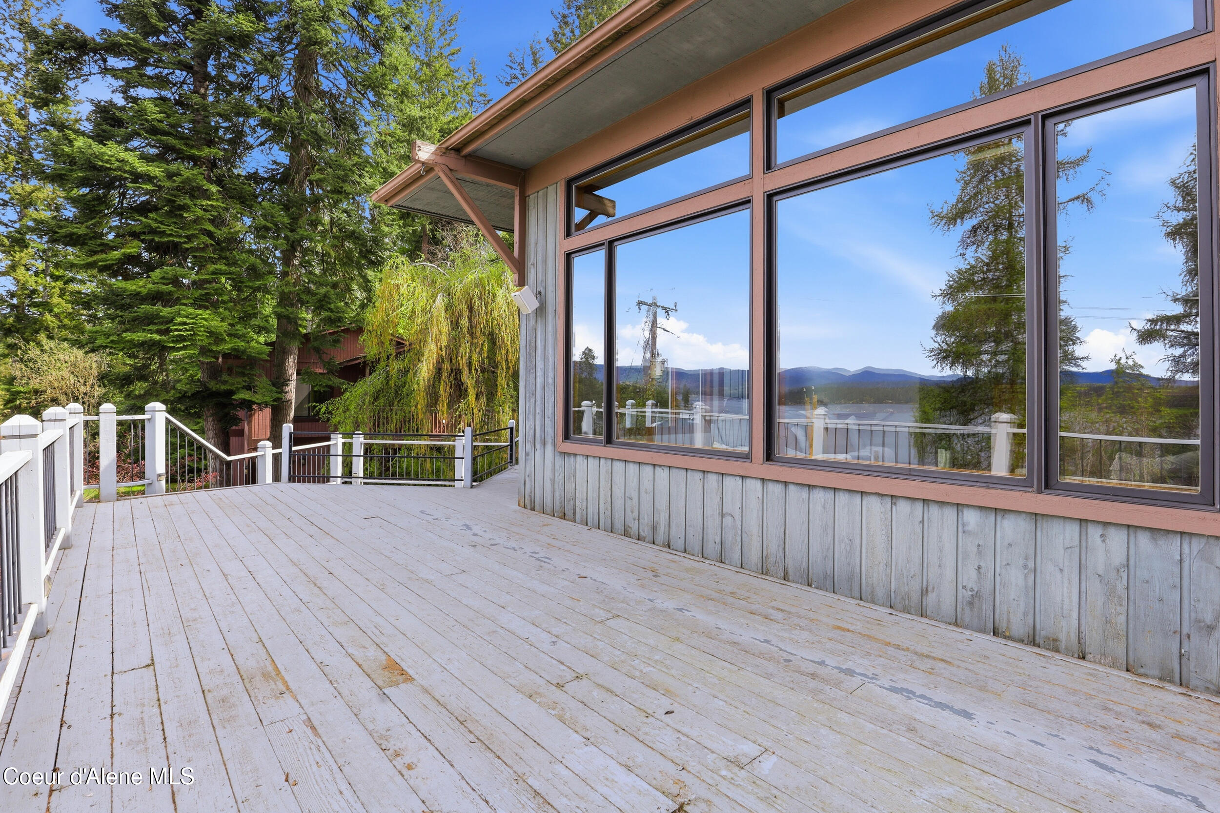 3068 E Upper Hayden Lake RD