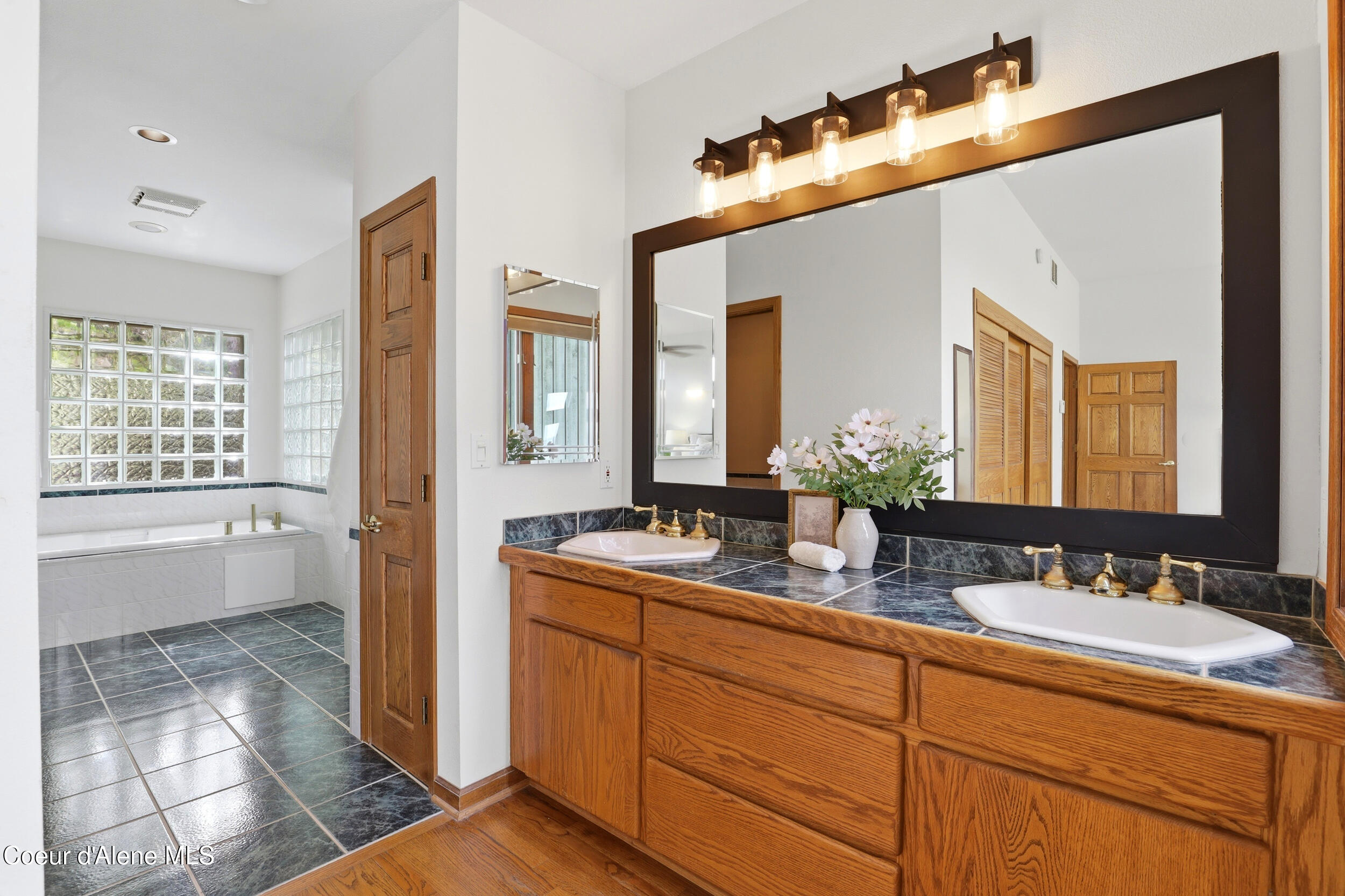 3068 E Upper Hayden Lake RD