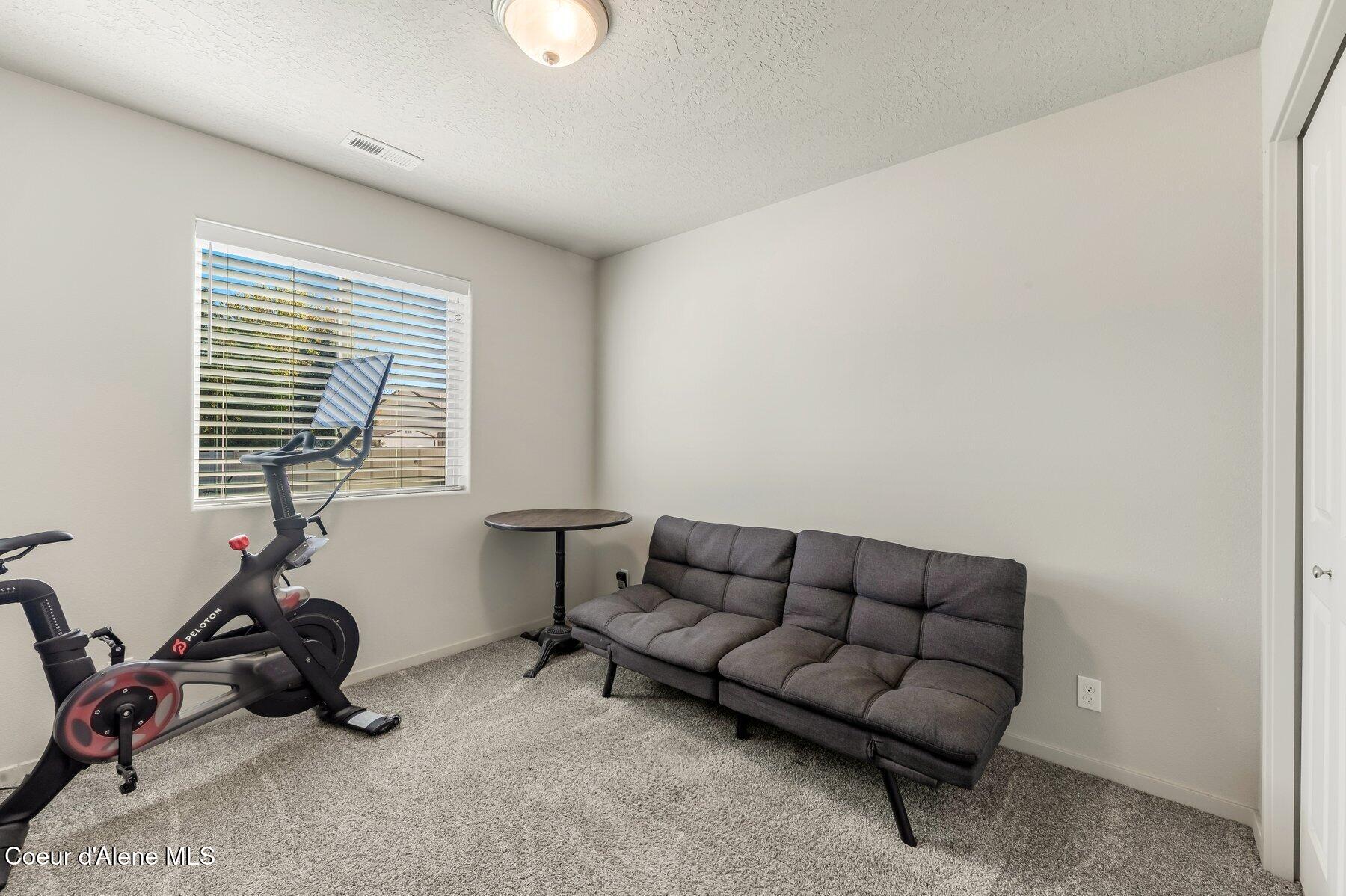 892 E Allenby Ct