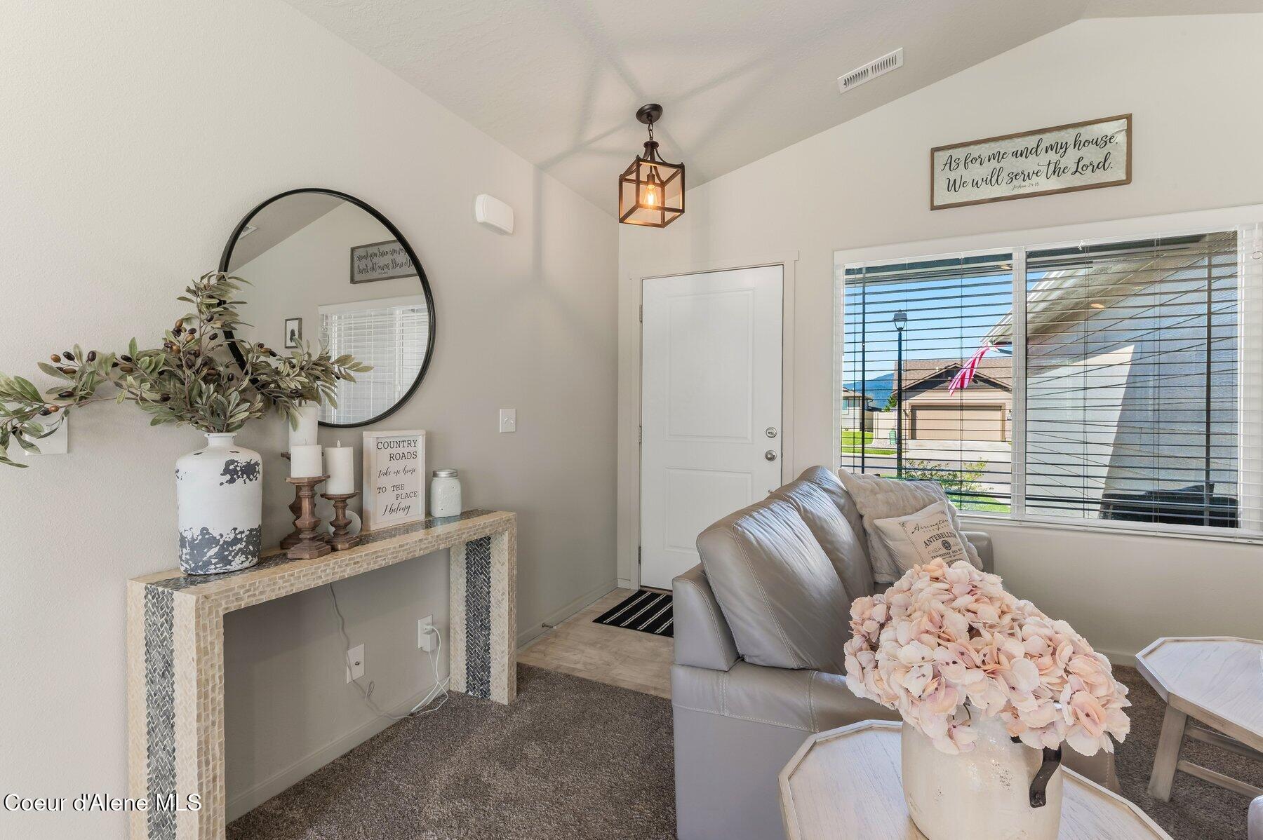 892 E Allenby Ct