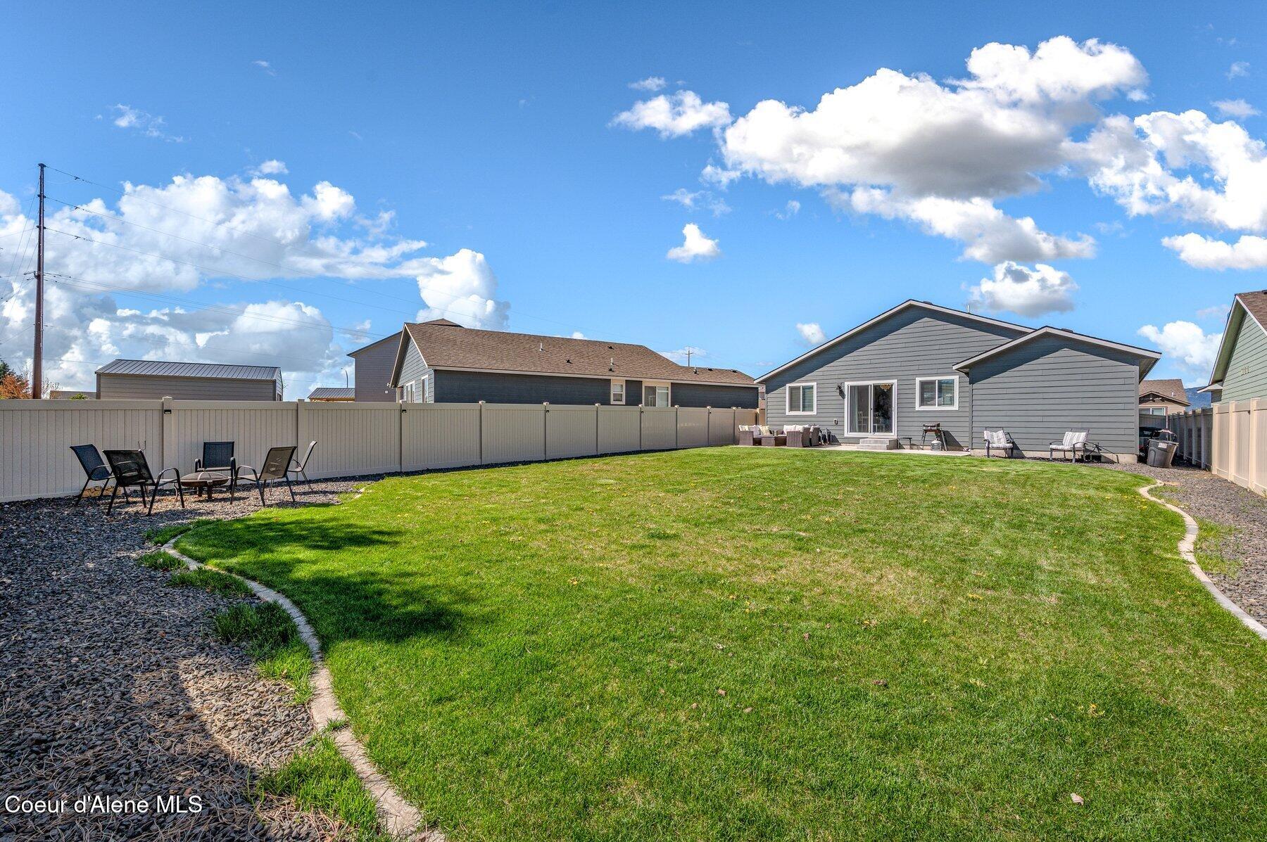 892 E Allenby Ct
