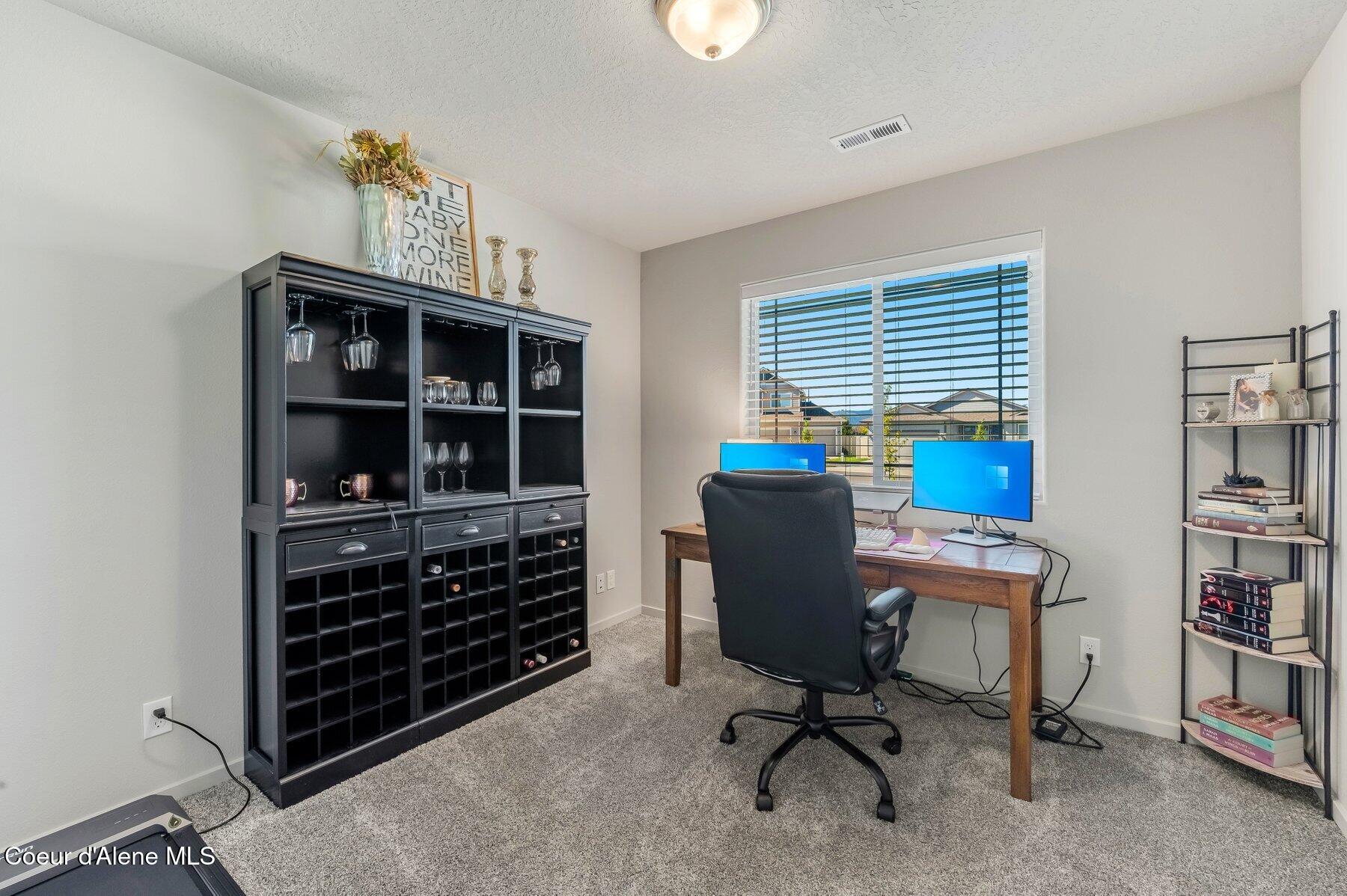 892 E Allenby Ct