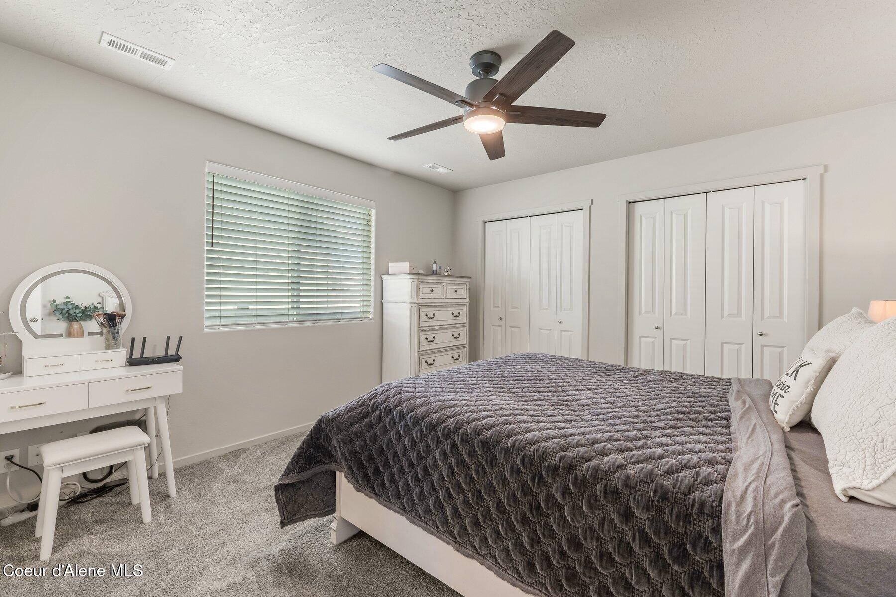 892 E Allenby Ct
