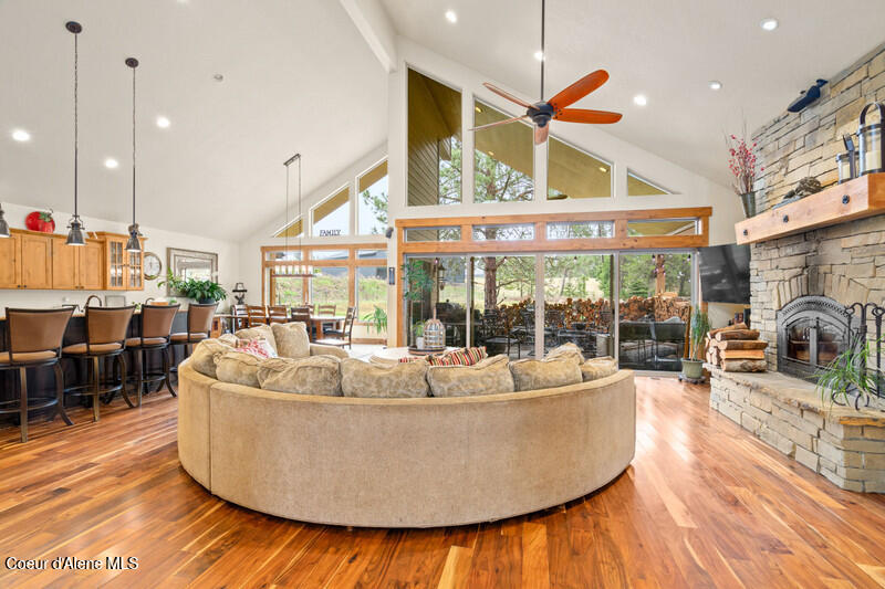 1819 E Misty Meadows CT