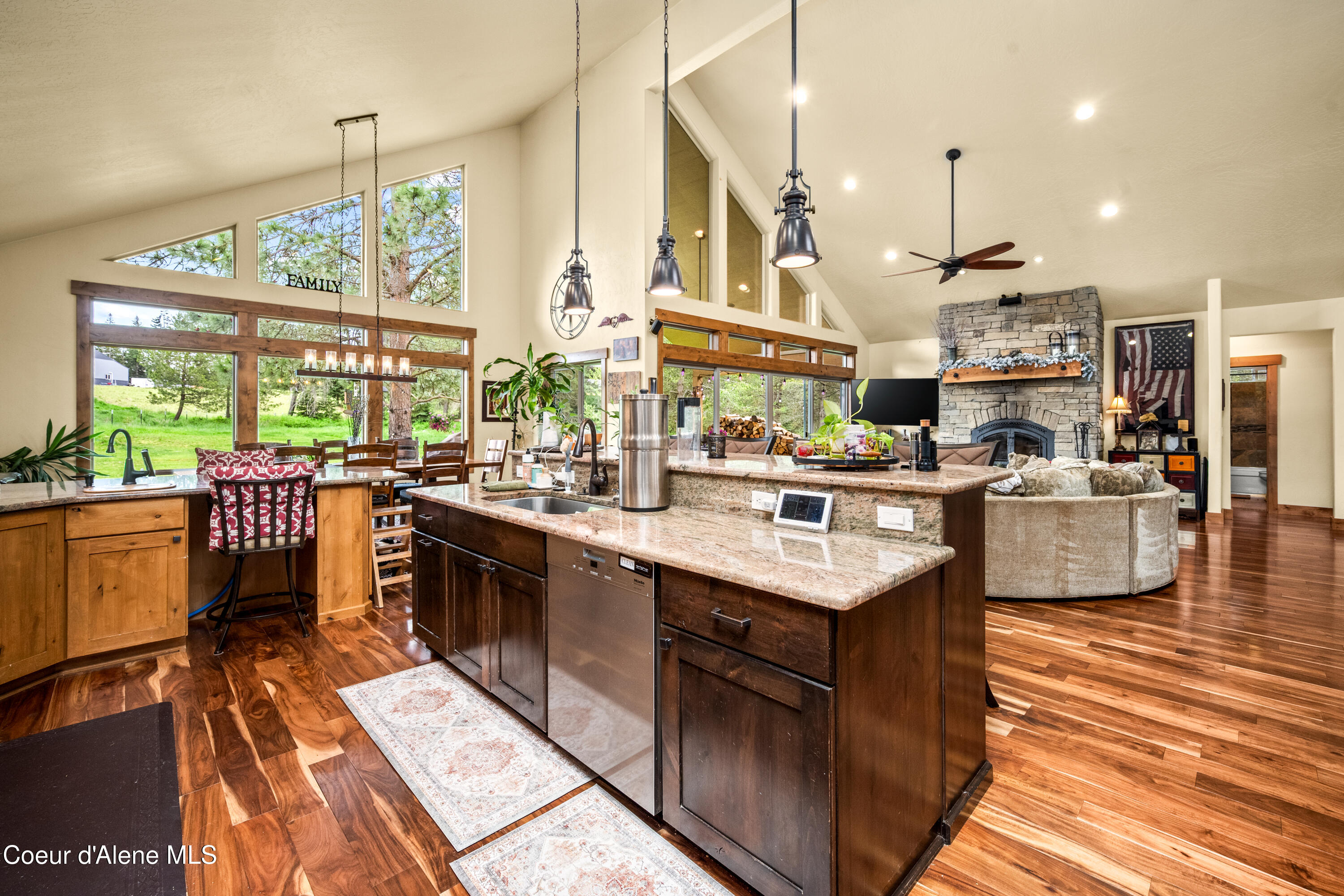 1819 E Misty Meadows CT