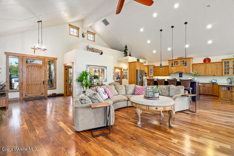 1819 E Misty Meadows CT