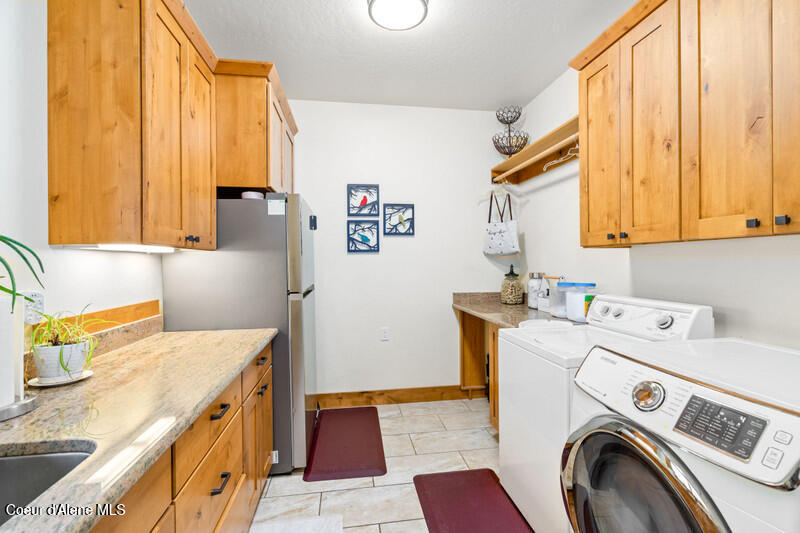 1819 E Misty Meadows CT