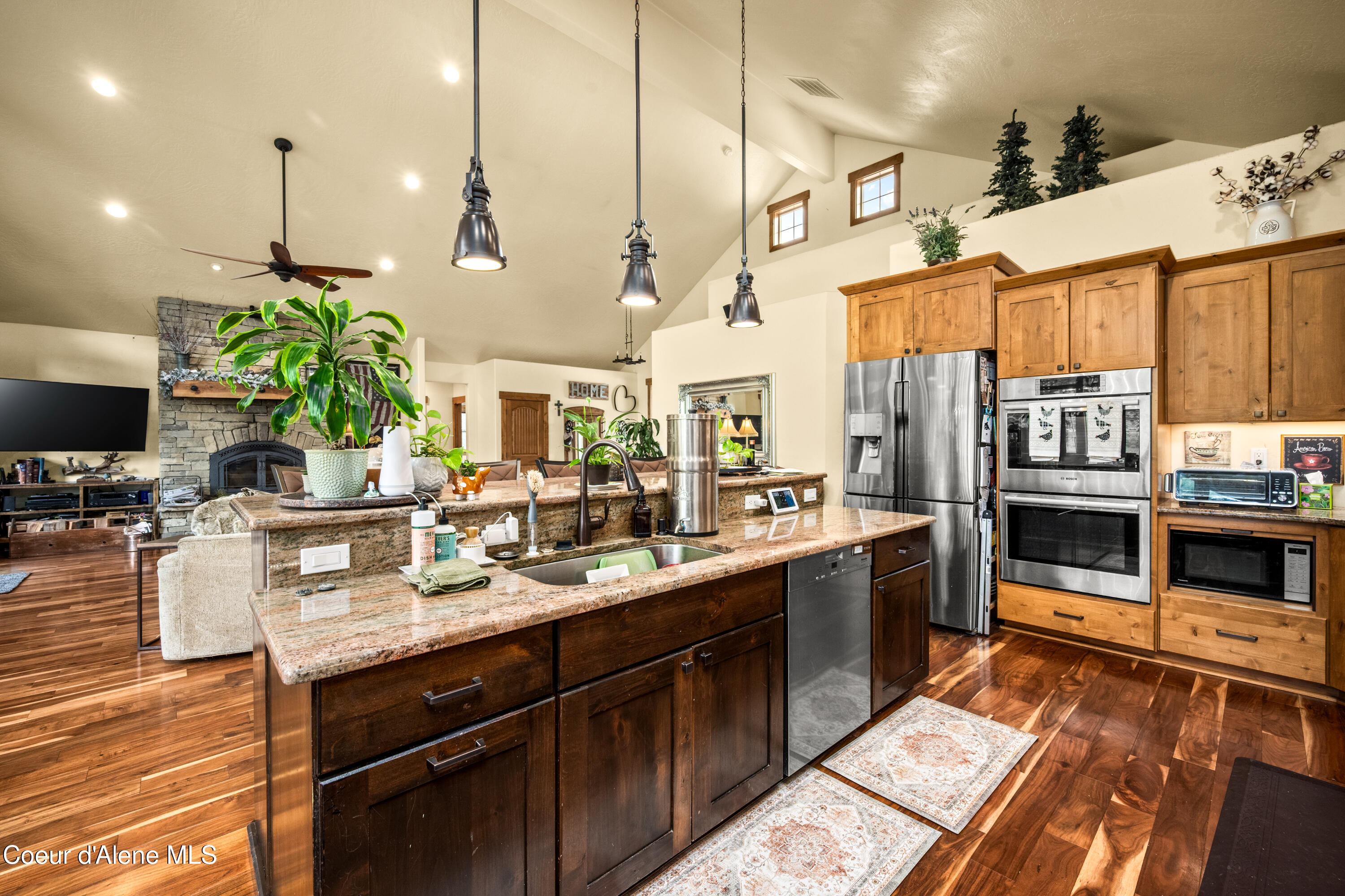 1819 E Misty Meadows CT
