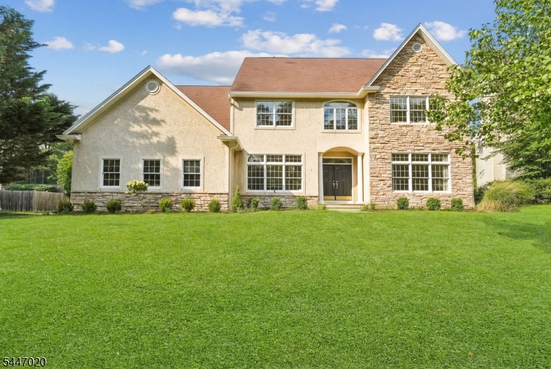 7 Coggins Ln
