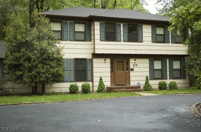 114 Mountain Ave