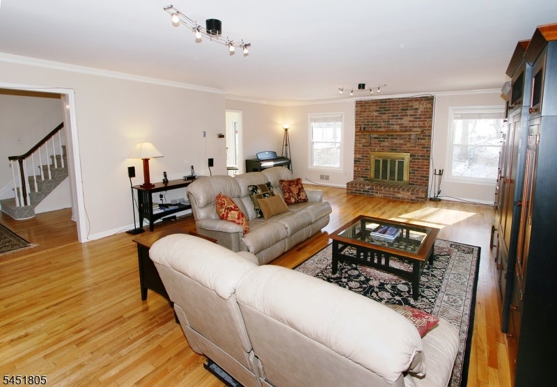 114 Mountain Ave