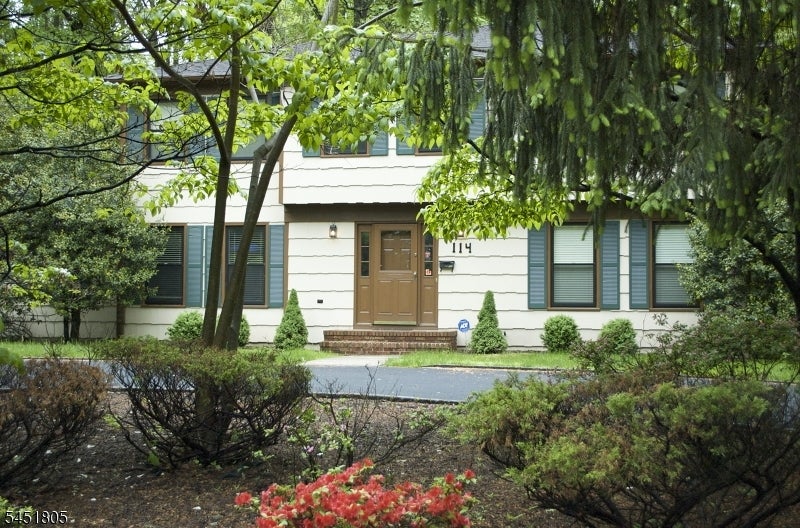 114 Mountain Ave