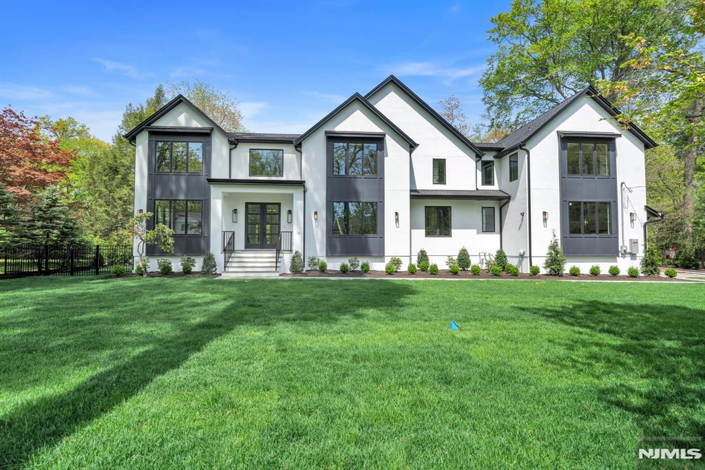 16 Donnybrook Drive