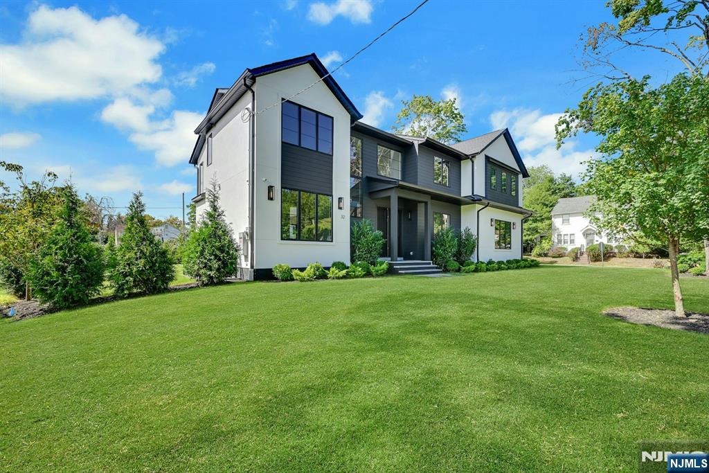 32 Highland Avenue