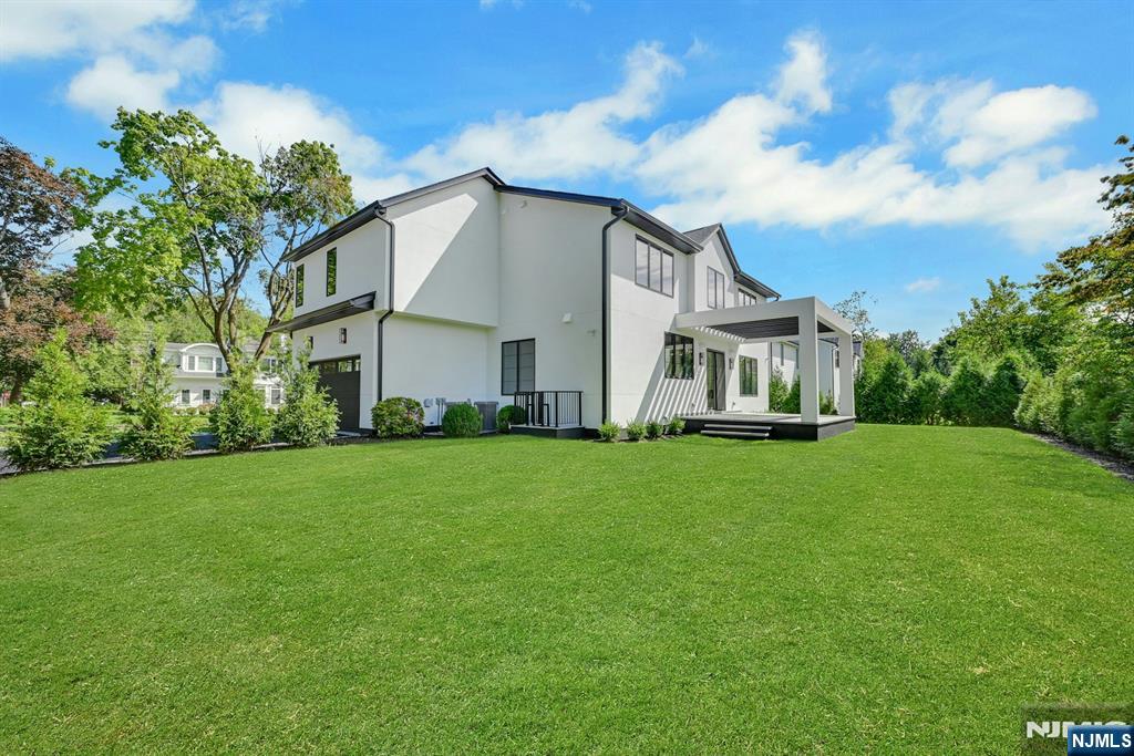 32 Highland Avenue