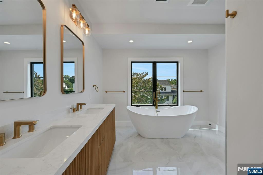 32 Highland Avenue