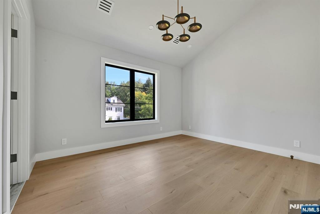 32 Highland Avenue