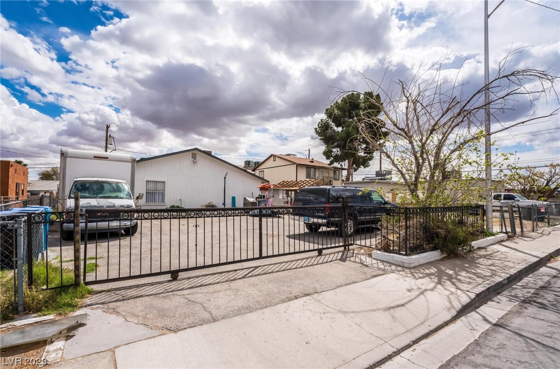 1808 Goldfield Street