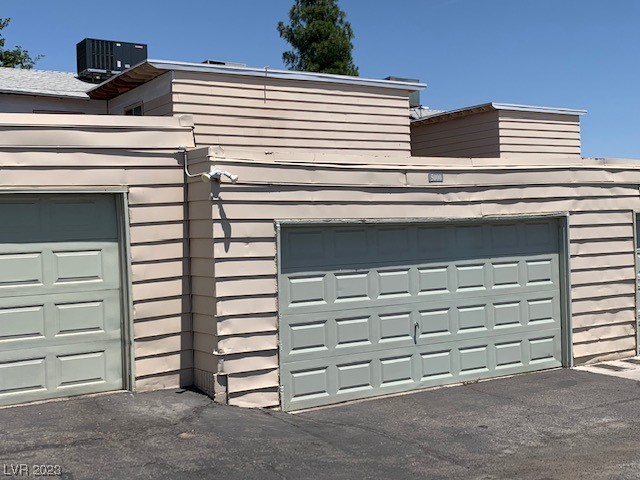 5000 LARKSPUR Street