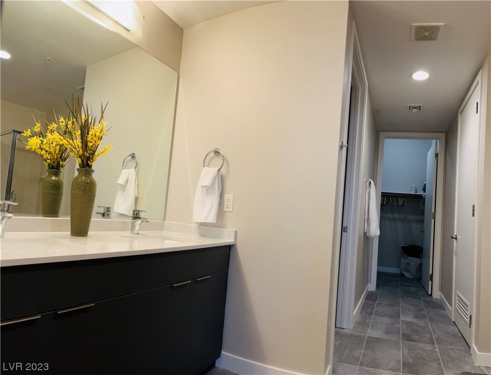 353 East Bonneville Avenue 606