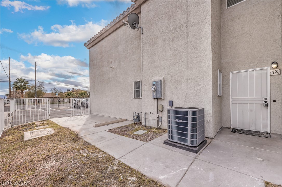 1721 North Lamont Street