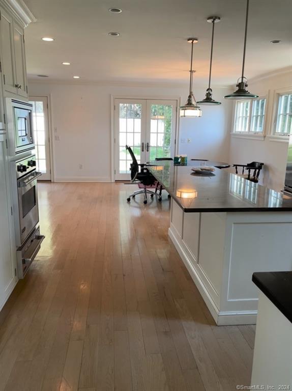4 Compo Hill Avenue