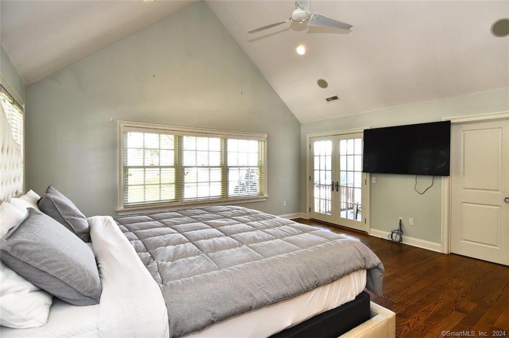 4 Compo Hill Avenue