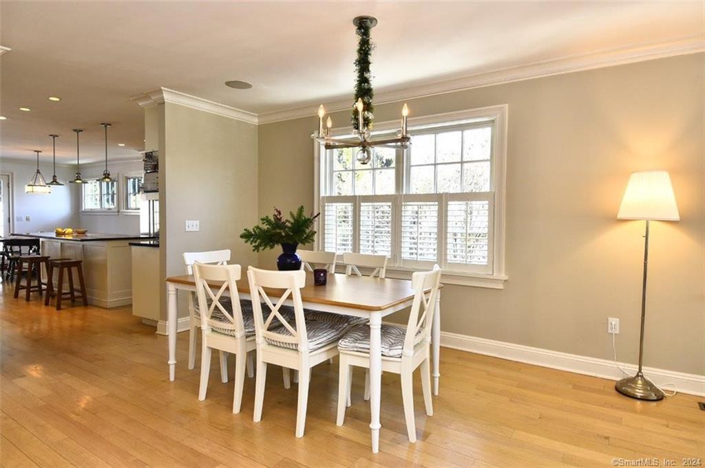 4 Compo Hill Avenue