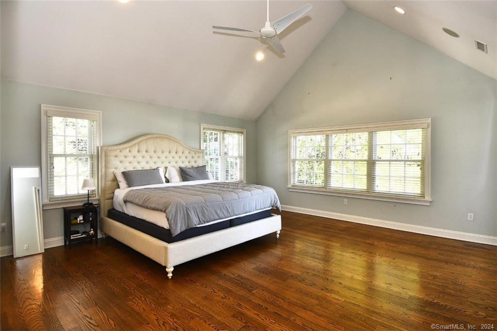 4 Compo Hill Avenue