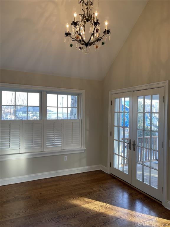 4 Compo Hill Avenue