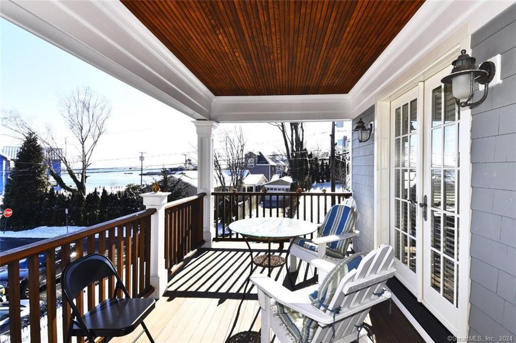 4 Compo Hill Avenue