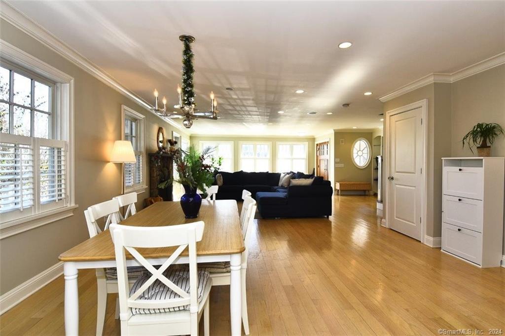 4 Compo Hill Avenue