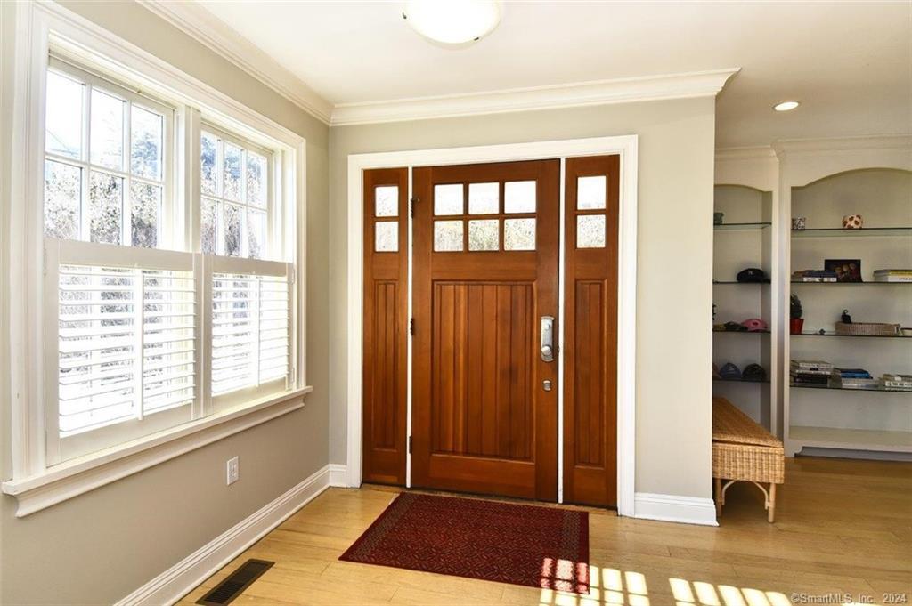 4 Compo Hill Avenue
