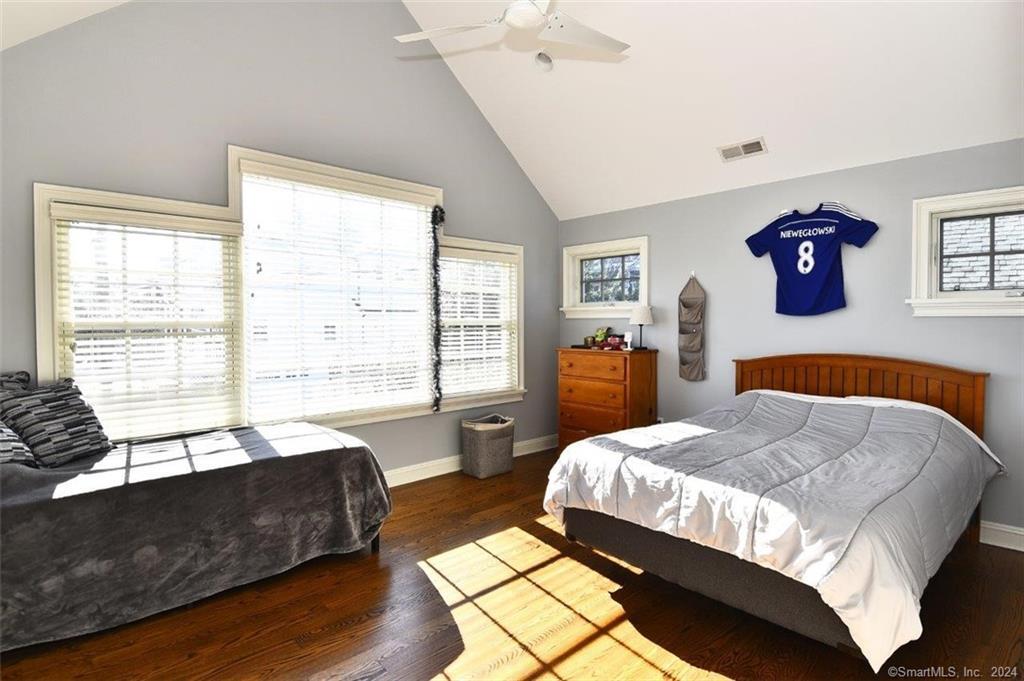 4 Compo Hill Avenue