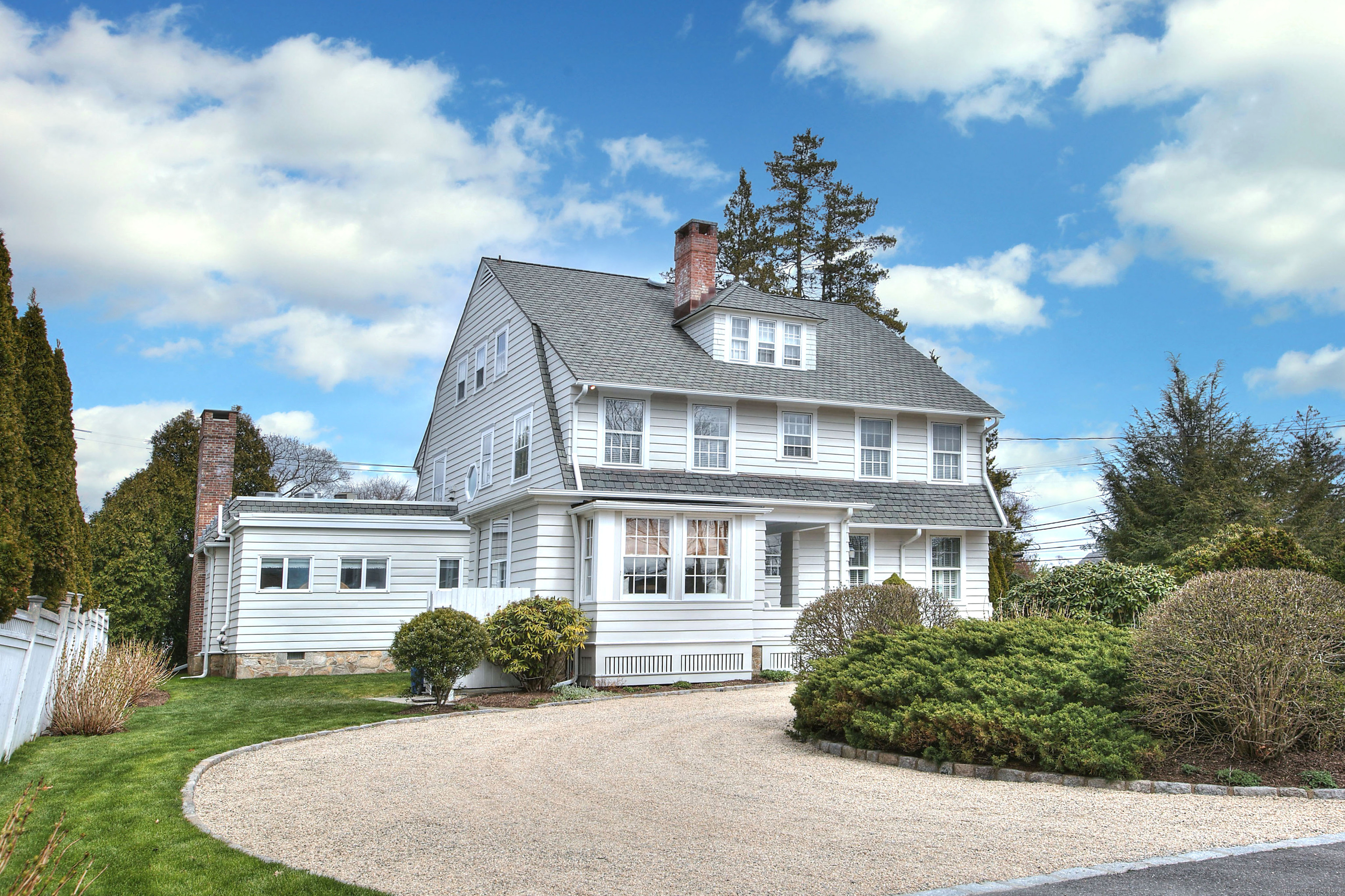 915 Old Post Road