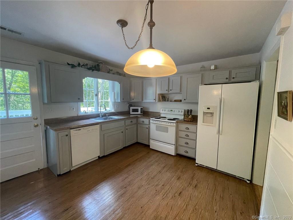 8 Heathwood Lane