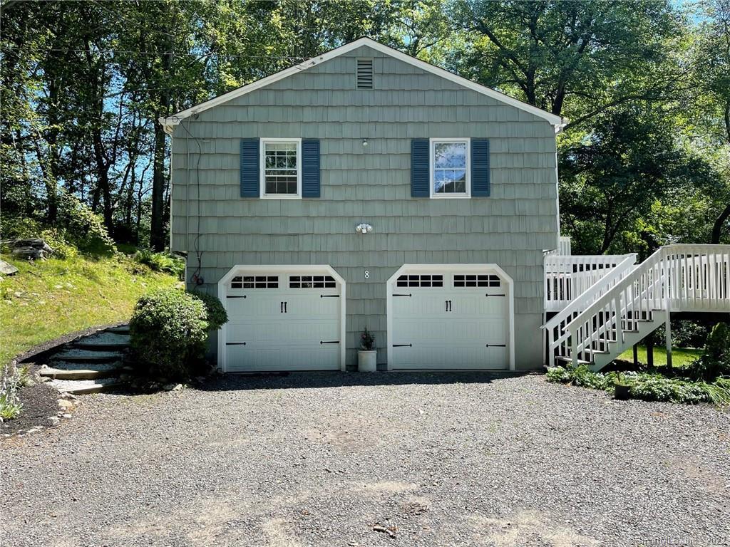 8 Heathwood Lane