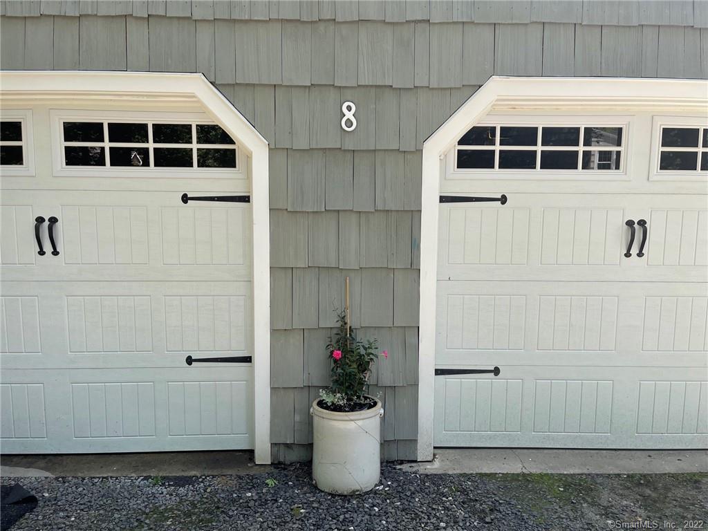 8 Heathwood Lane
