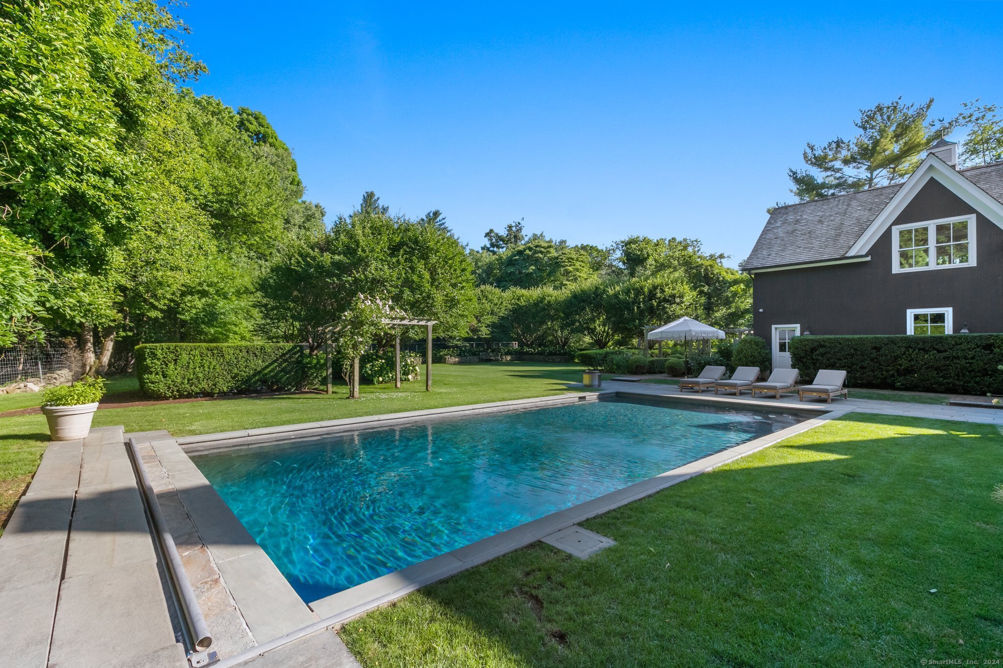 8 Shadbush Lane