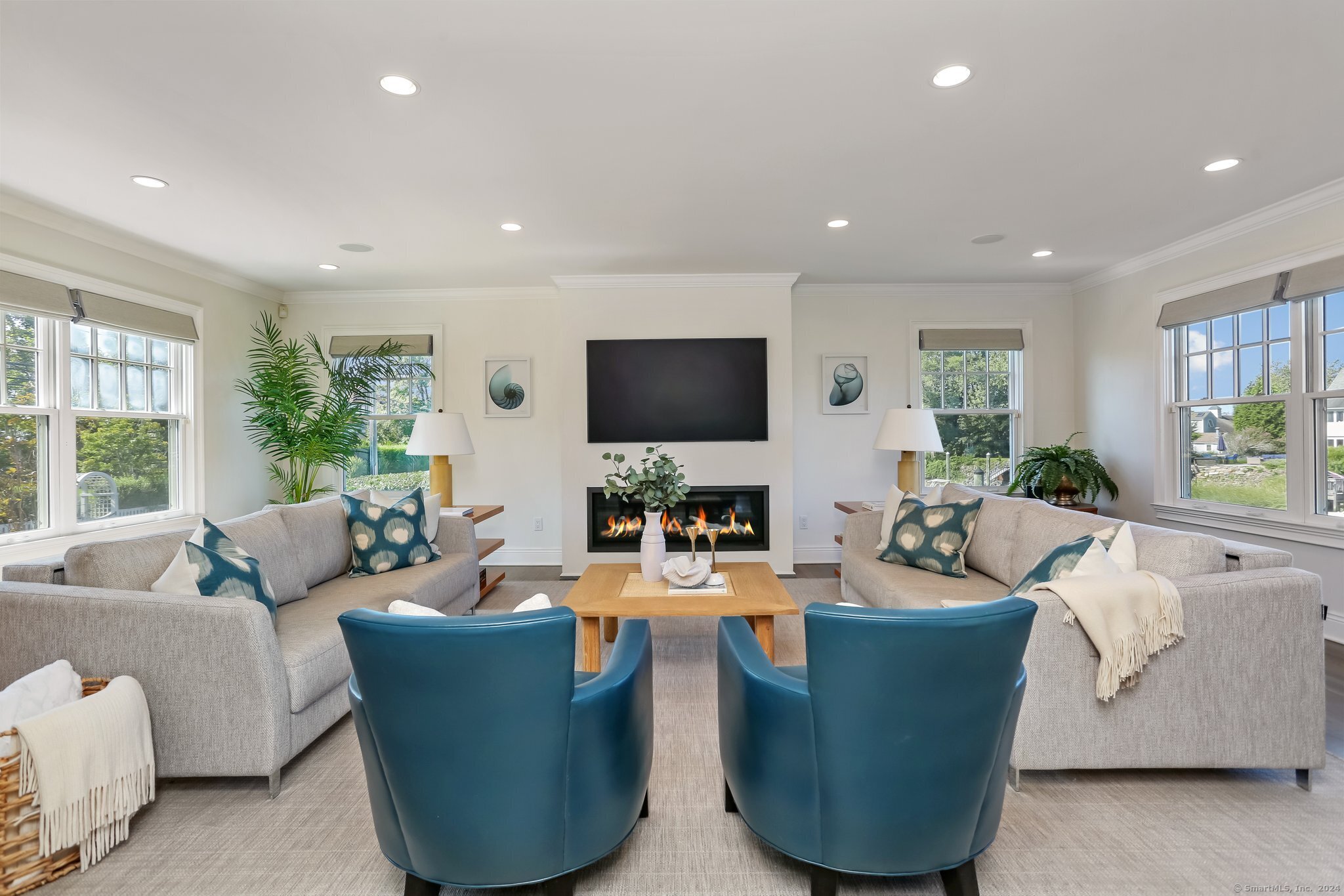 1810 Fairfield Beach Road