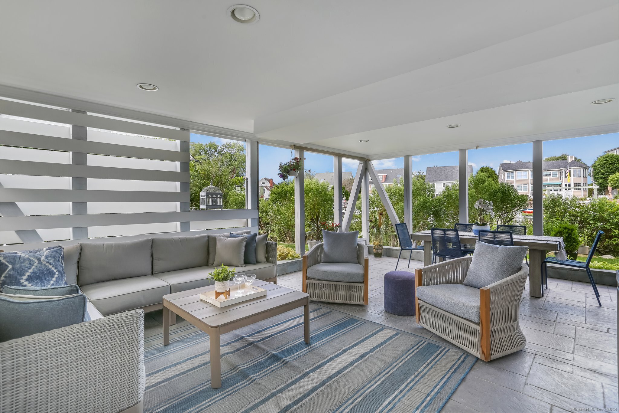 1810 Fairfield Beach Road