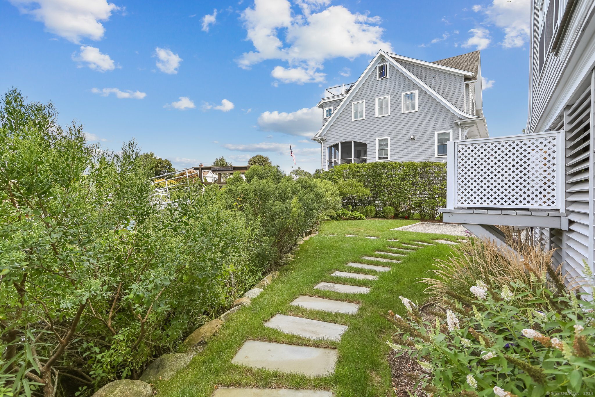 1810 Fairfield Beach Road
