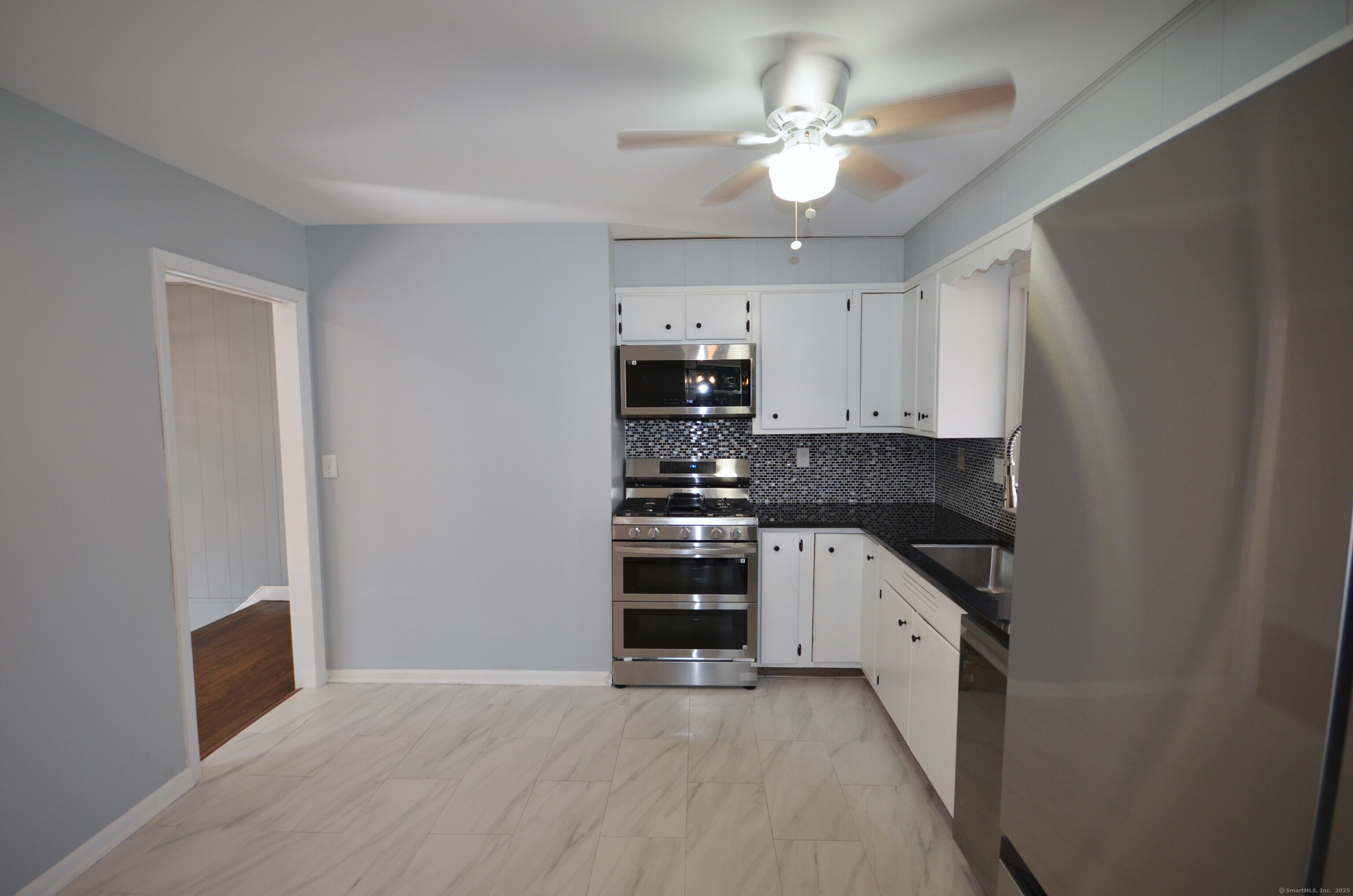 442 Surrey Lane