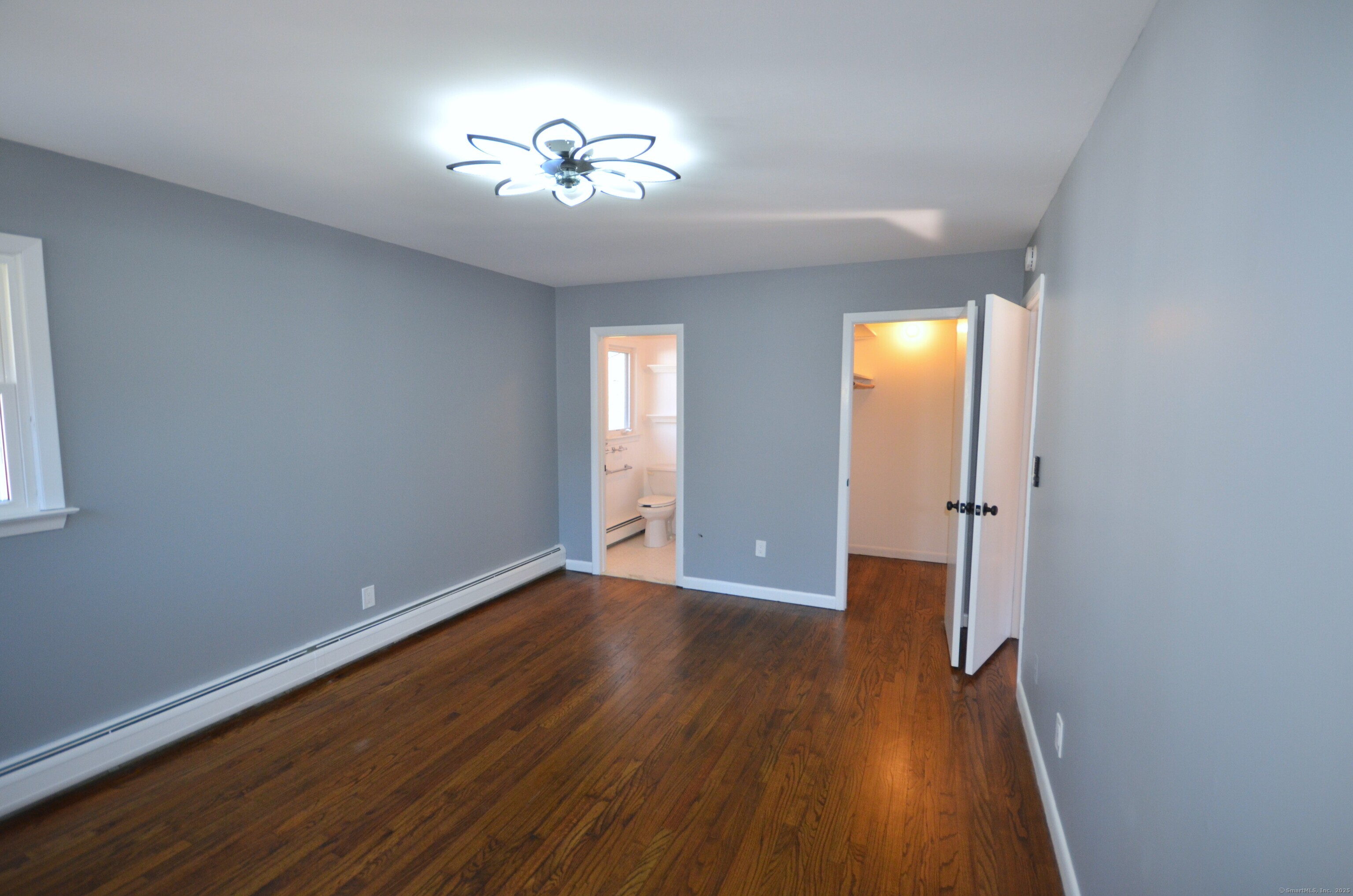 442 Surrey Lane