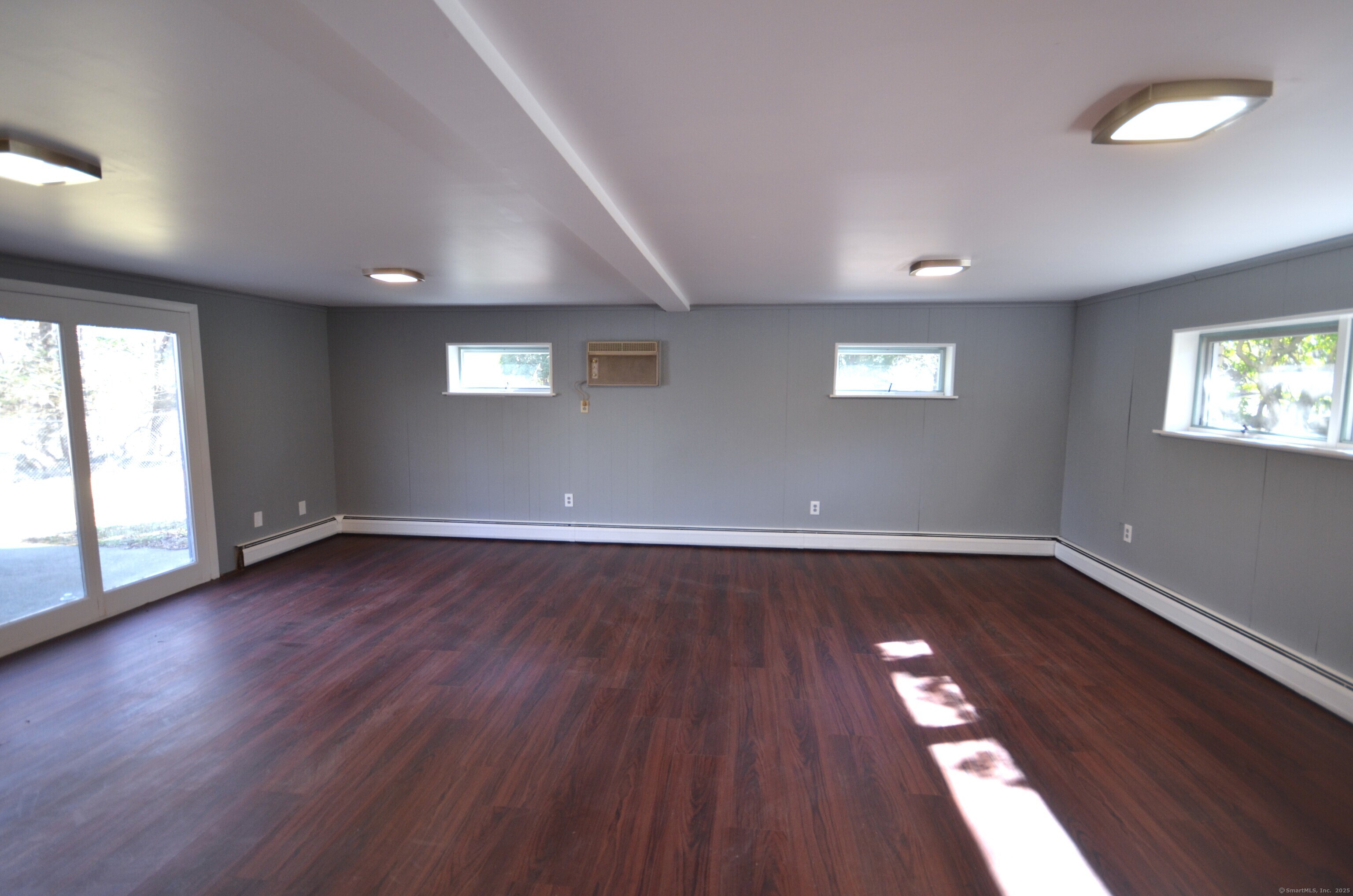442 Surrey Lane
